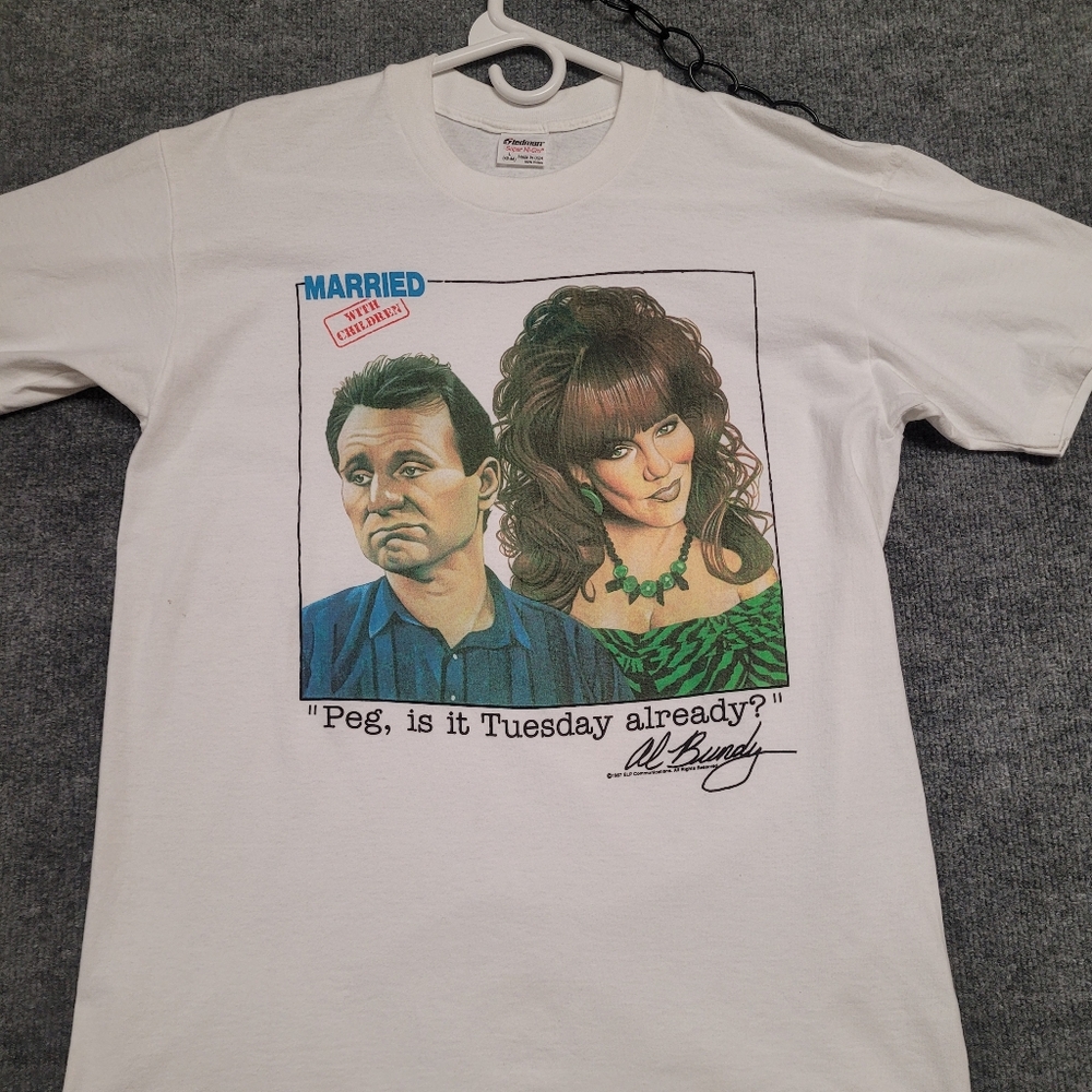 White Graphic T-Shirt Married W/ Children with Al Bundy Print Vintage